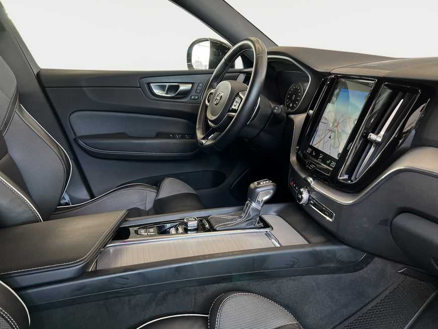 Volvo  D4 R-Design Aut PilotAssist BLIS 360° Navi