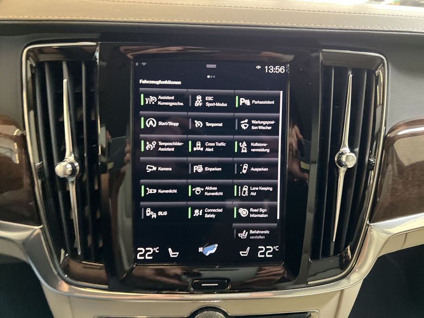Volvo  D4 AWD  Aut BLIS 360° Voll-LED