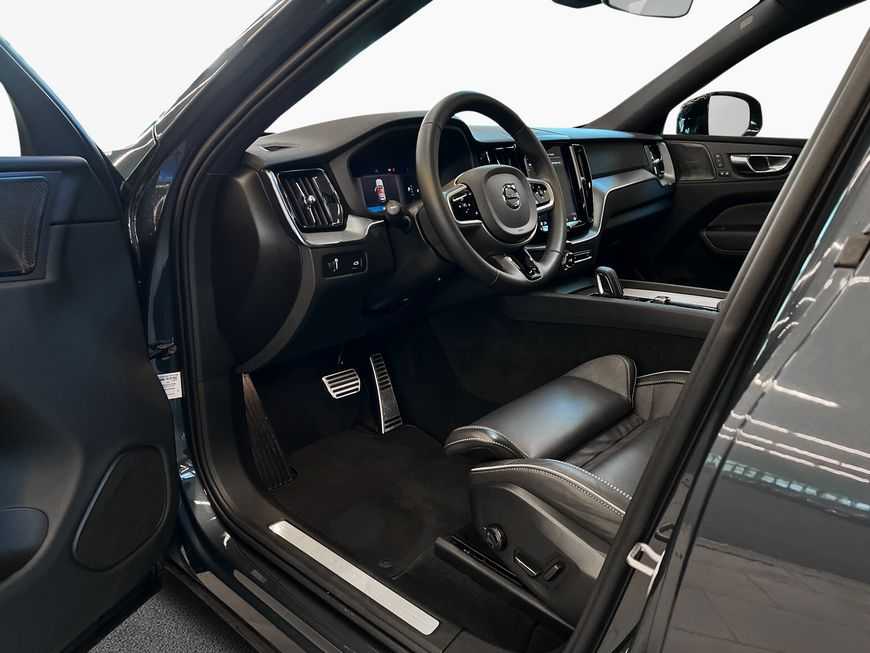Volvo  B4 AWD R-Design Aut PilotAssist Standh Navi