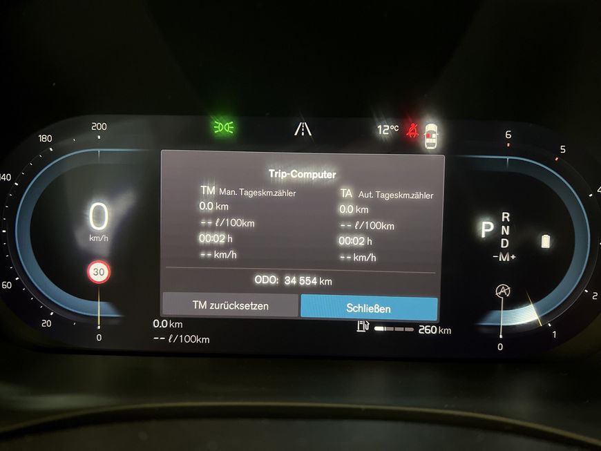 Volvo  B4 Aut Vollleder ACC Navi LED Kamera 19'