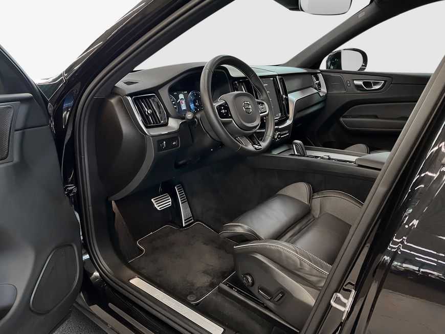 Volvo  B4 AWD R-Design Aut Glasd Luftfahrwerk BLIS