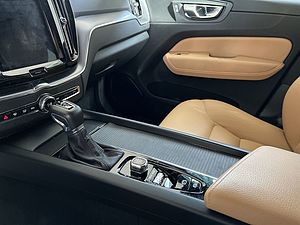 Volvo  T5 AWD Momentum-Pro Aut Leder BLIS Navi LED