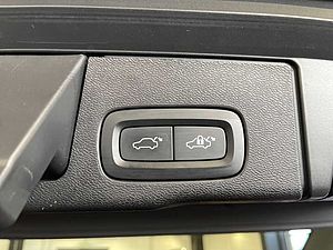 Volvo  B4 AWD Aut PilotAssist Leder Navi LED Kamera