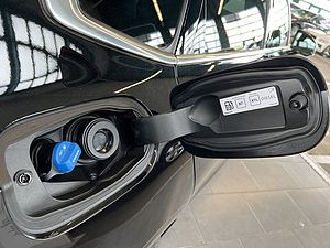 Volvo  B5 AWD Momentum-Pro Aut 360° Navi Voll-LED