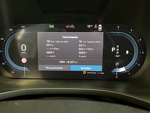 Volvo  B4 Momentum-Pro Aut PilotAssist Leder 19'