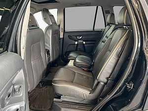 Volvo  D5 AWD 7S  Rear-Seat-Entertainment