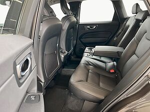 Volvo  B4 AWD Aut Facelift MY22 Leder ACC Navi LED Kamera 19'