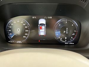 Volvo  B5 AWD Momentum-Pro Aut Vollleder Navi LED