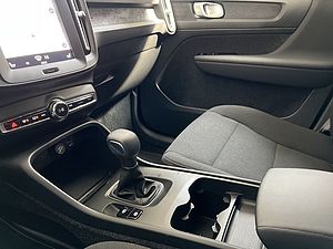 Volvo  T2 Momentum-Core Navi LED Kamera CarPlay