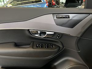 Volvo  B5 AWD 7S Ultimate-Dark Aut Glasd 360° HeadUp