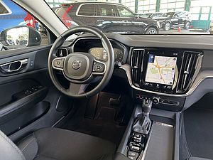 Volvo  D4 AWD Momentum-Pro Aut Navi LED Kamera DAB+