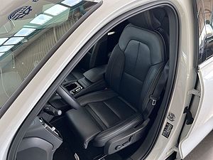 Volvo  D4 AWD  Aut Glasd PilotAssist 18'